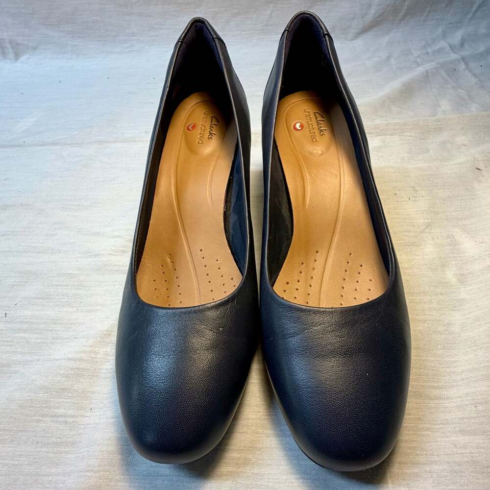 Clarks Unstructured Black Leather Block Heel Pumps